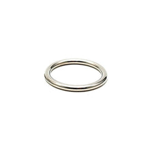 Load image into Gallery viewer, ANILLO DE METAL PARA EL PENE COLOR PLATA - SpicyandLove
