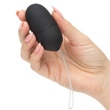 Load image into Gallery viewer, HUEVO VIBRADOR CON CONTROL REMOTO USB NEGRO - Spicyandlove
