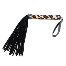 Cargar imagen en el visor de la galería, BONDAGE PLAY FLOGGER 35 CM - Spicyandlove
