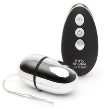 Cargar imagen en el visor de la galería, HUEVO VIBRADOR CON CONTROL REMOTO USB FIFTY SHADES OF GREY - Spicyandlove
